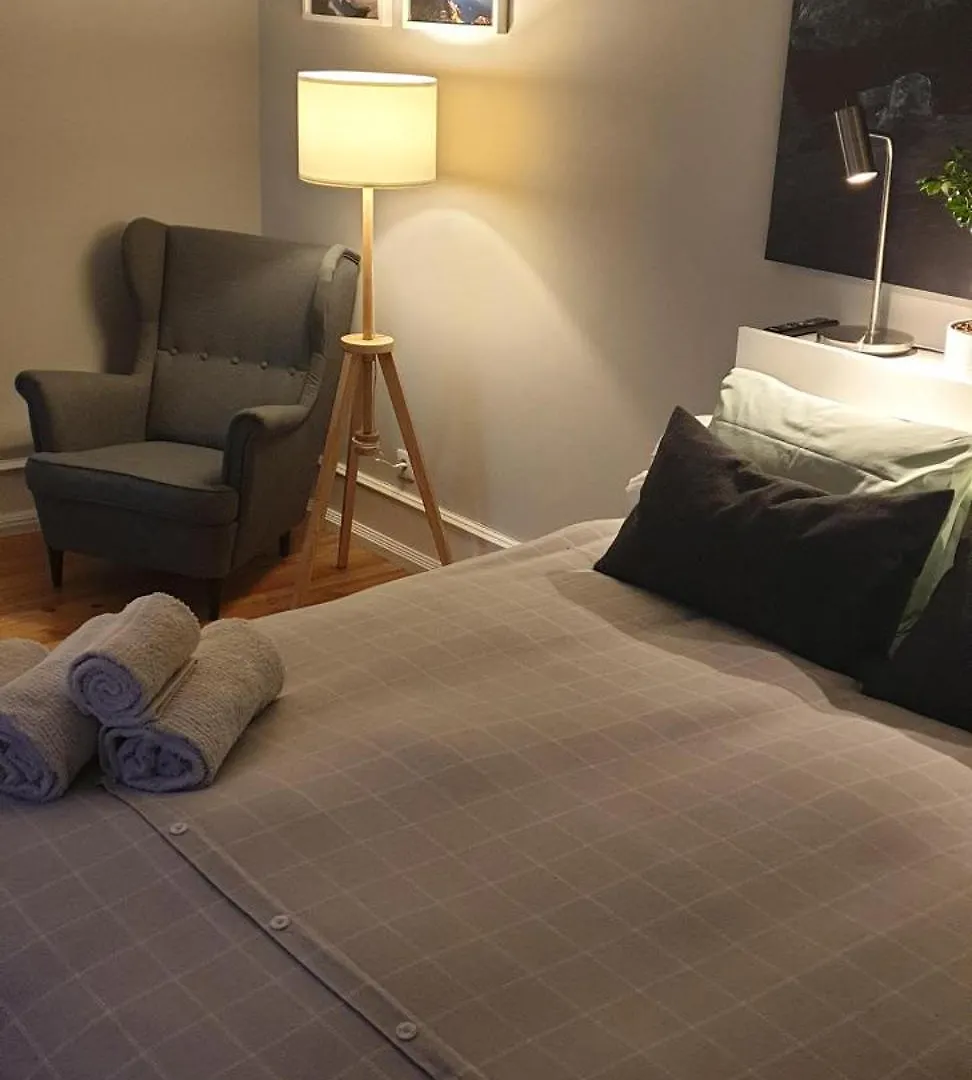 Проживание в семье Quarto Grande Com Varanda E Vista Para A Cidade Лиссабон