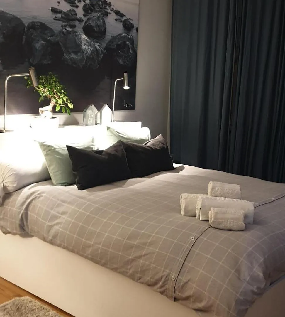 Quarto Grande Com Varanda E Vista Para A Cidade Лиссабон 0*,